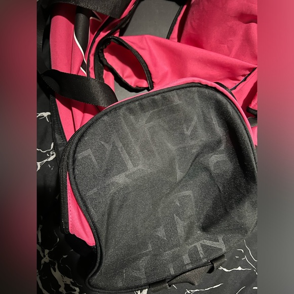 Nike duffel bag - Picture 3 of 6